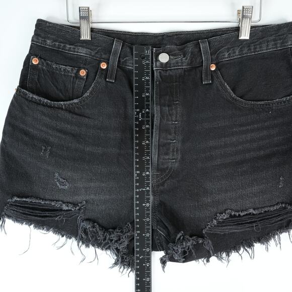 Levis 501 Shorts Womens 32x2 Black Distressed Cut Off Premium Denim Button Fly - Picture 12 of 12